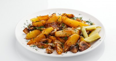 Картошечка жареная с грибами и луком